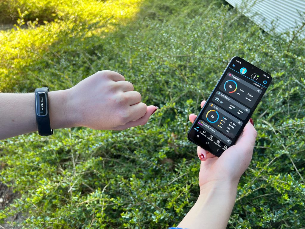 mobieltje en horloge voor het onderzoek mentaal welzijn